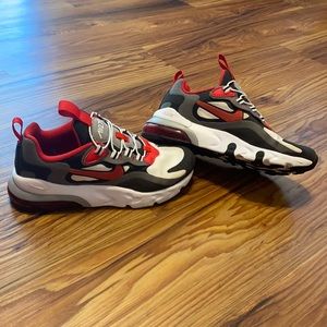 Boys Nike sneakers size 2.5